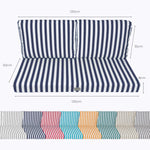 Ambiance jardin avec coussin bleu marine