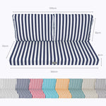 Ambiance jardin avec coussin bleu marine