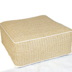 Pouf gonflable d'extérieur carré 58cm avec effet raphia, étanche, conçu par Deco-arts.fr, idéal pour mobilier extérieur.