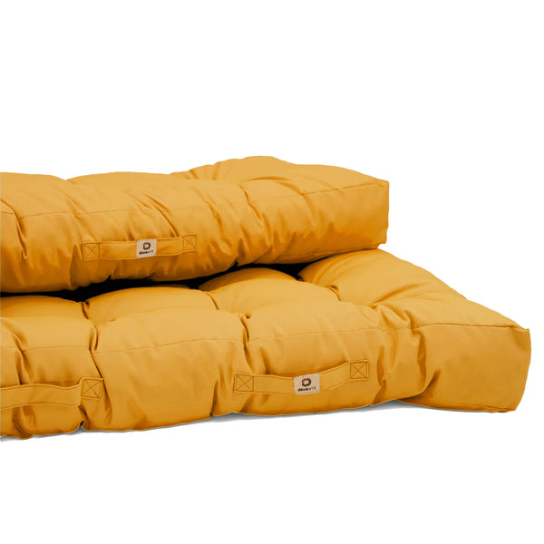 Détail tissu coussin jaune miel