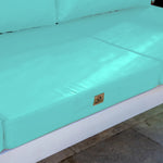 Ensemble de coussins de salon jardin bleu Caraïbes pour fauteuils et canapés, déhoussables et anti-UV, 50x50 cm.