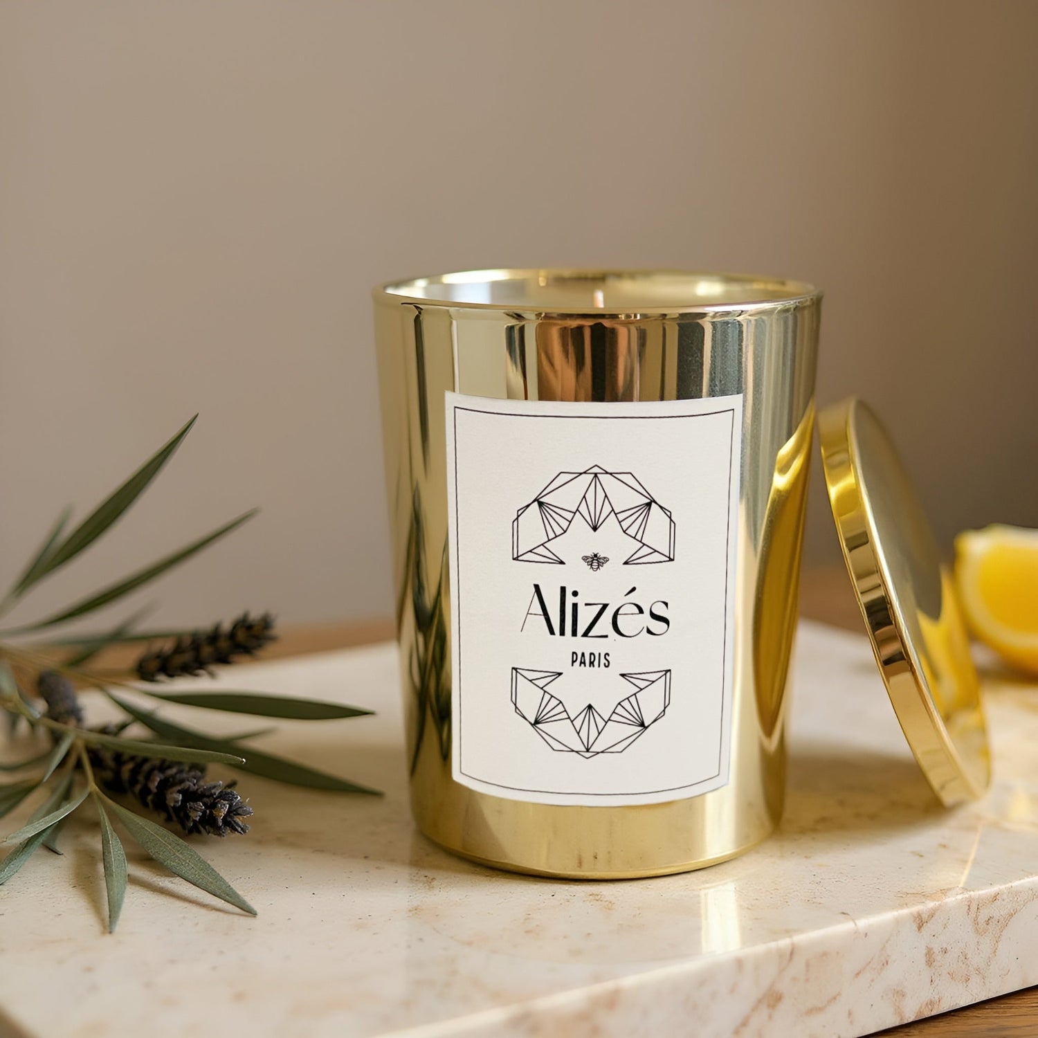 Bougie parfumée naturelle  – Cire d’abeille 180g – Patchouli & Ambre - Deco-arts.fr