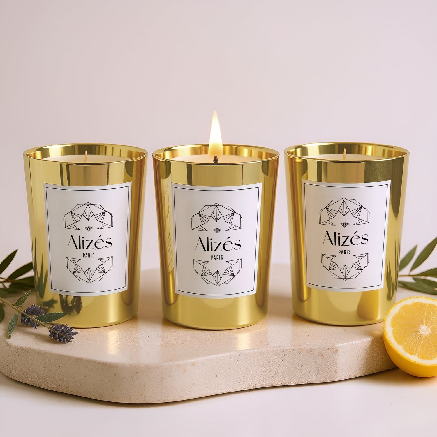 Trio Bougies La Parisienne – 3x180g – Ambre & Patchouli – Alizés - Deco-arts.fr