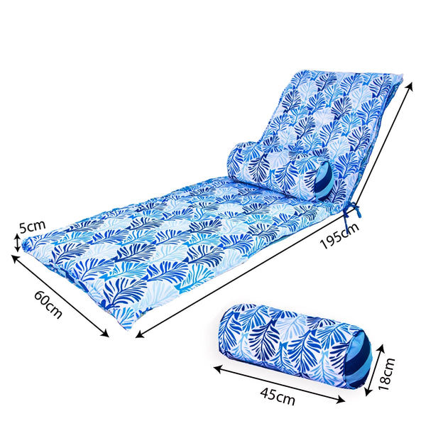 Matelas transat 195x60 cm avec motif feuillage bleu, livré avec traversin, anti-UV et déperlant pour bains de soleil.