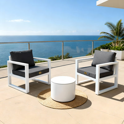 Ensemble de deux coussins pour fauteuils et canapés, 60x60 cm, gris chiné effet lin, déhoussables, pour fauteuils et canapés.