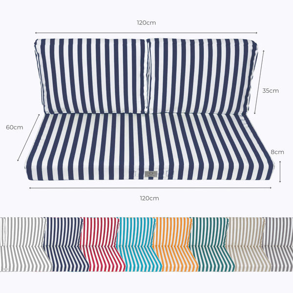 Ambiance jardin avec coussin bleu marine
