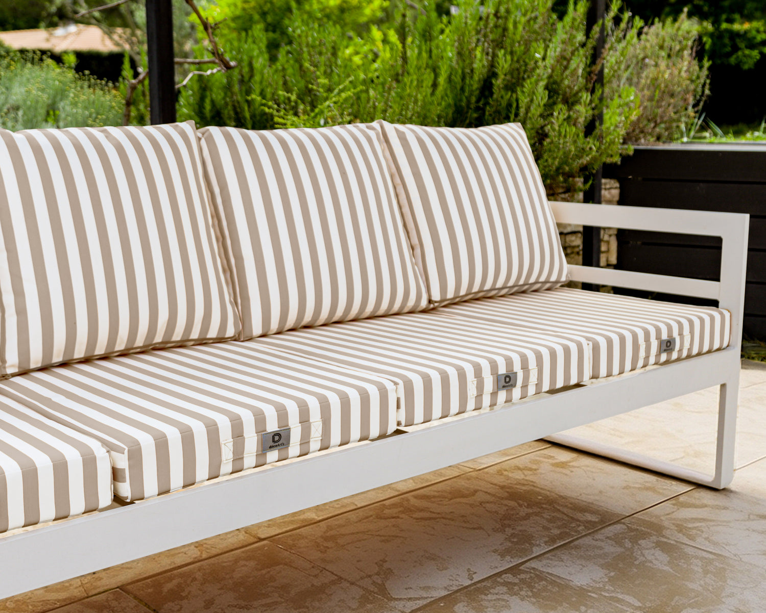 Coussins pour salon de jardin déhoussable 60x60cm - Rayure Beige - Deco-arts.fr