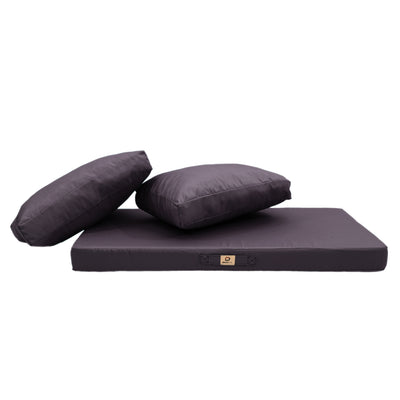 Ensemble de coussins pour salon de jardin gris carbone, déhoussables et anti-UV, comprenant 1 assise et 2 dossiers.