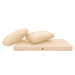 Ensemble de 3 coussins beige pour salon de jardin, déhoussables et anti-UV, pour fauteuils et canapés.