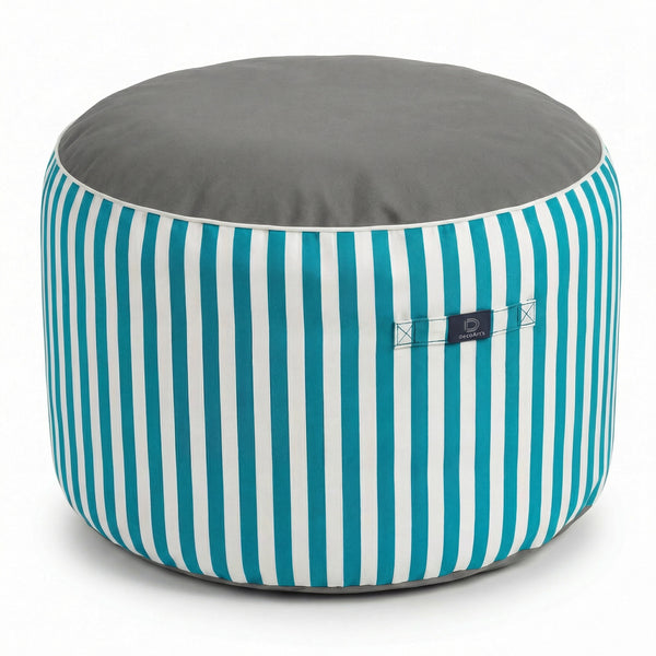 Pouf turquoise  en situation extérieure